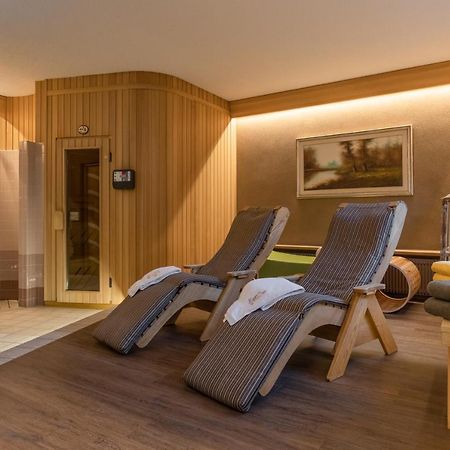 Albergo Contrin Кампителло-ди-Фасса Экстерьер фото